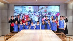 一边是长沙简牍博物馆的