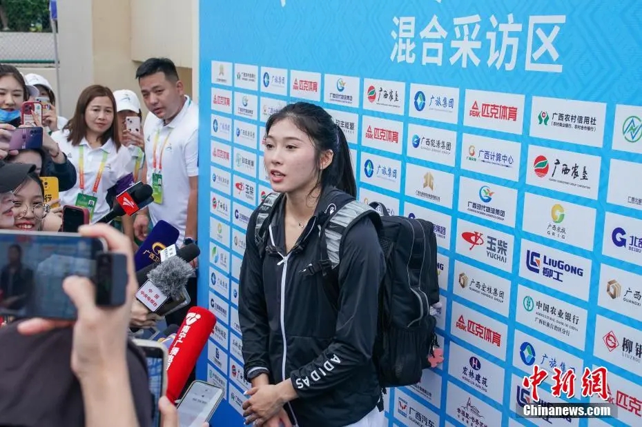 吴艳妮一个月内四次刷新室内60米栏个人最佳，依