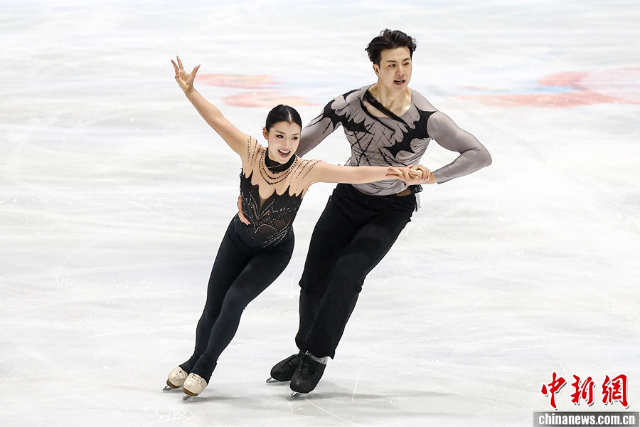 中国花样滑冰队选拔赛圆满收官 王诗玥柳鑫宇夺