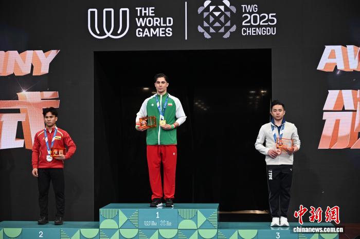 伊朗选手巴尼塔莱比成都世运会南棍夺金