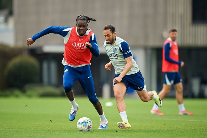 国际米兰备战佛罗伦萨关键战 第二次训练聚焦攻