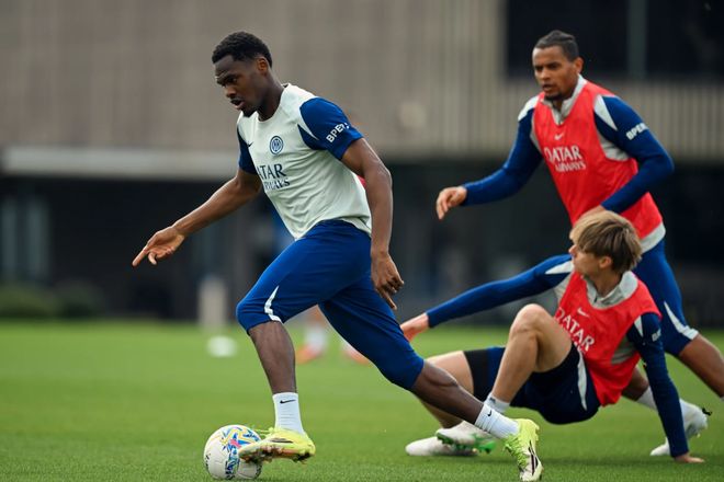 国际米兰备战佛罗伦萨关键战 第二次训练聚焦攻