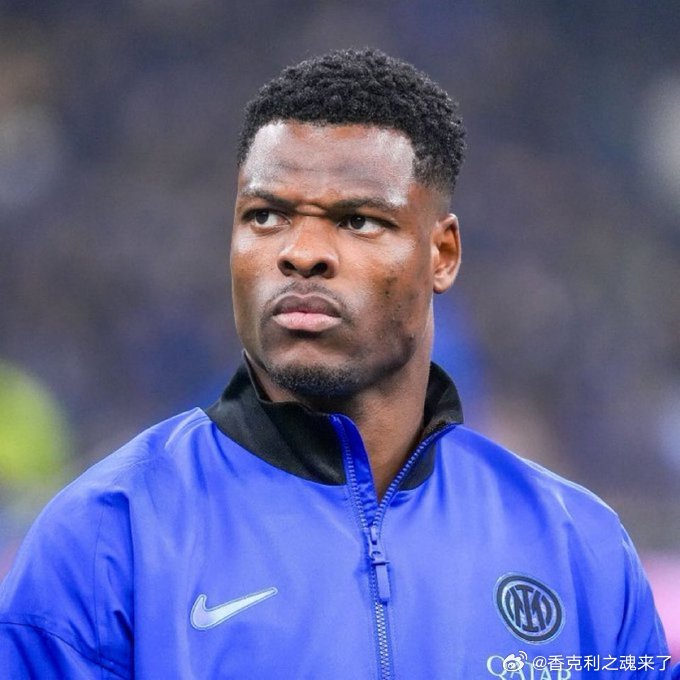 利物浦瞄准国际米兰右后卫邓弗里斯 解约金条款